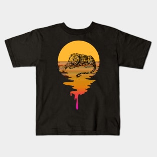 Retro Leopard On A 80's Sun Background Kids T-Shirt